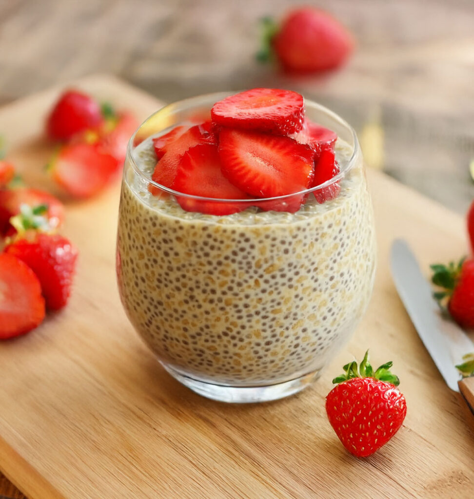 Pudding de Chia et Avoine au Fraises